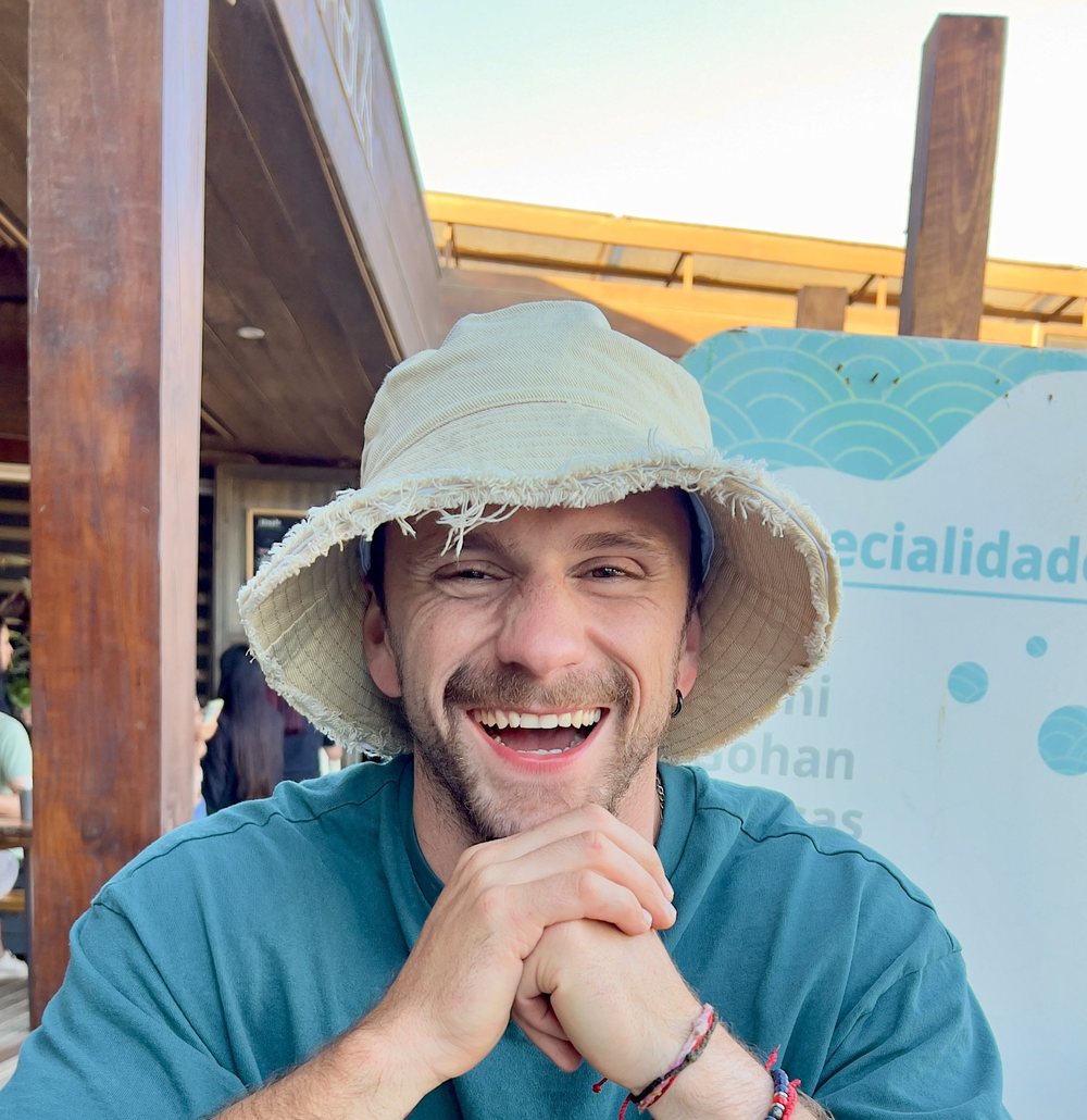 Benjamín riendo